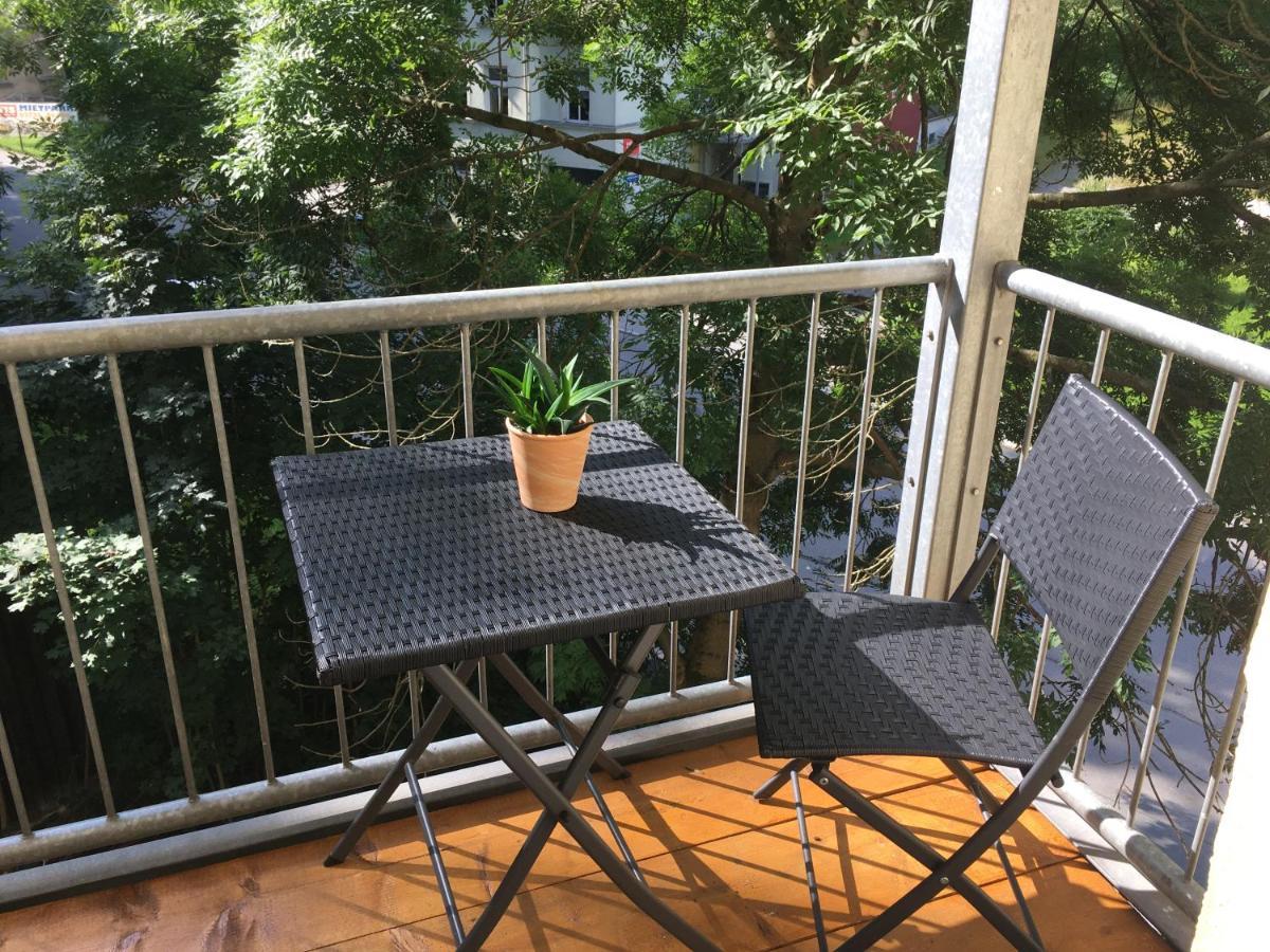Der Graue Salon Apartment อันนาแบร์ก-บุคโฮลซ์ ภายนอก รูปภาพ